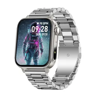 Colmi P80 smartwatch ar sudrabu zelta līnijas pēdienu, 1,83‑pusē HD ekrānu ar astronāta wallpaperu, laiks 09:28, datums Sun 0928, pulzlīdzeklis 98 BPM, rotācā krāsas un pēdējo poga, sleek sudrabs atklājums