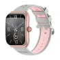 Colmi P86 sudraba zelta smartwatch ar zaļā‑melnu silikona strapsu ar rozešu vidu, rotātu koronu un melnu AMOLED ekrānu ar romāņu rombiem un sveicinātāju ikonām