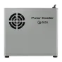 QiDi Polar Cooler Q2/Max4 3D printeru ķīmogs, sudrabs metaliskais ķīmogs ar daurīgu ventilātoru, QiDi logotipu un zelta kāpņu uz augšu, kompaktā dizāna ar melnu bāziem.