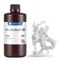 ANYCUBIC baltā ABS‑Like Resin 3.0 1 kg bokalis pie detalietējas baltās 3D‑printētas kāpu un zirgu figurīnas, kas parādina augstākās detāļas izšūtas LCD/DLP 3D printeriem.