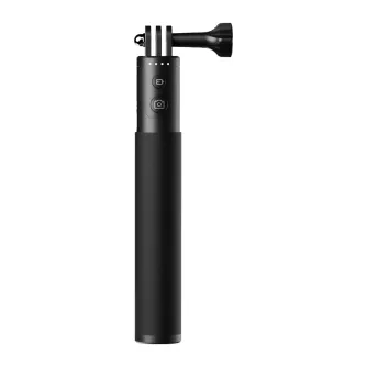 Черный SJCAM selfie stick‑mount for action cameras с интегрированными кнопками на рукоятке и встроенной аккумуляторной батареей 4800 мА·ч, с трехзубчатым креплением и боковым креплением.