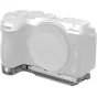 SmallRig 6696 Zemes monta pēkla za Nikon Z5IIC (Zelta) iekļautā uz zelta Nikon Z5IIC kameras, parādot vieglu alumīna pēkli ar Arca‑Swiss ātrabloķēšanas un 1/4"-20 šķērskrustu galvos.