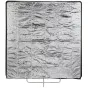 Флаг‑панель Quadralite 120×120 см, серебряный материал с черной окантовкой, установленная на металлическом держателе, с виденными складками отражающей поверхности.