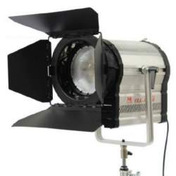 Falcon Eyes 3200K LED Spot Lamp Dimmable CLL-4800R on 230V -