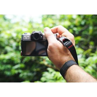 Ремни и держатели для камеры - Peak Design wrist strap Cuff, charcoal - купить сегодня в магазине и с доставкой