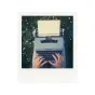 Vintāža Polaroid 600 instanta filmas pakete ar gludu virsmu, piemērota klasiskajām Polaroid 600 vai i-Type kamerām, ar dabīgām dzīvām krāsām un baltām ietvaru malām
