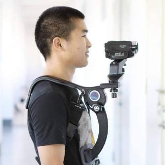 Discontinued - Hands free shoulder pad for camcorders