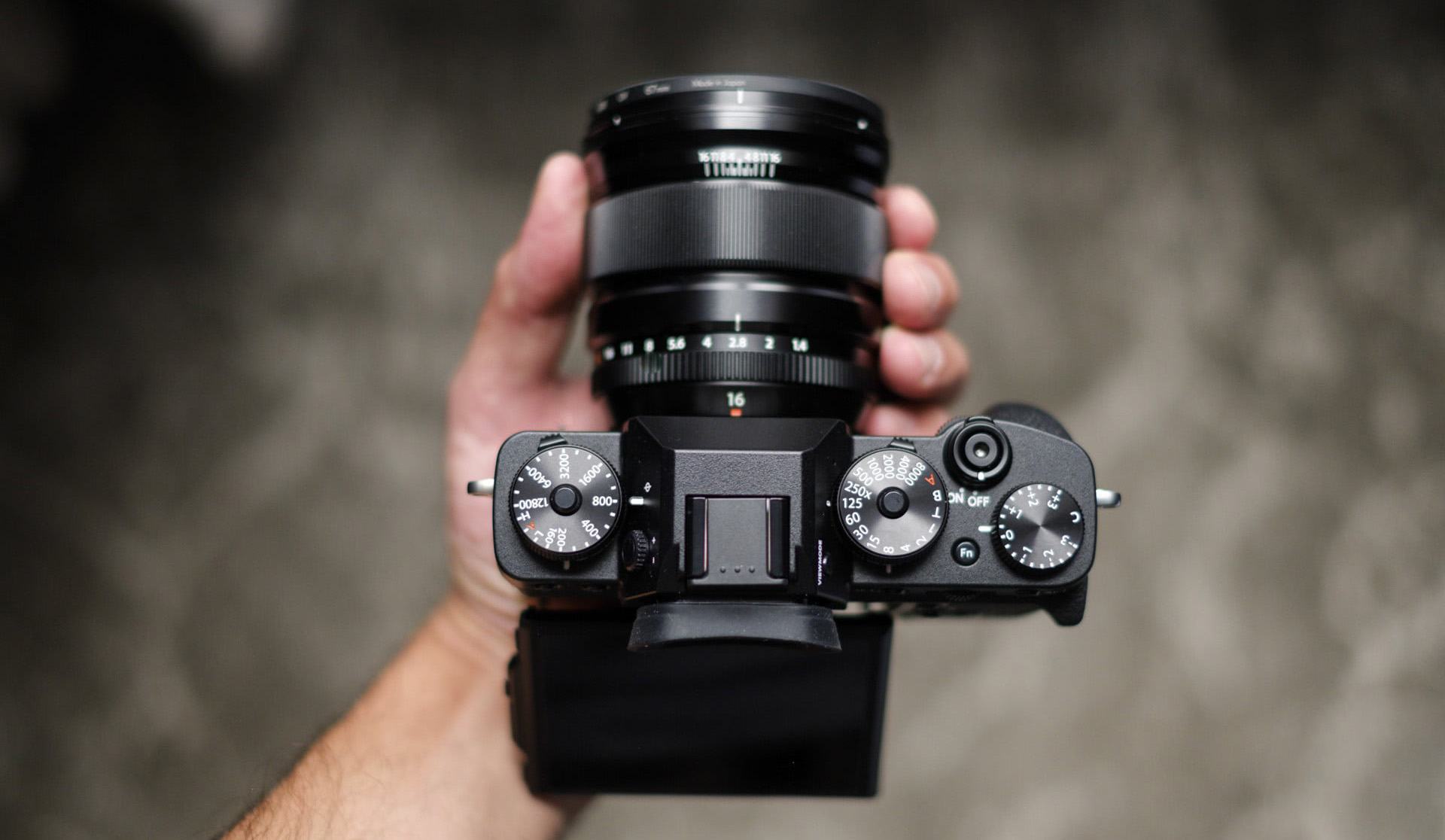 Fujifilm X-T3 kamerām un komplektiem 100 € atmaksa.